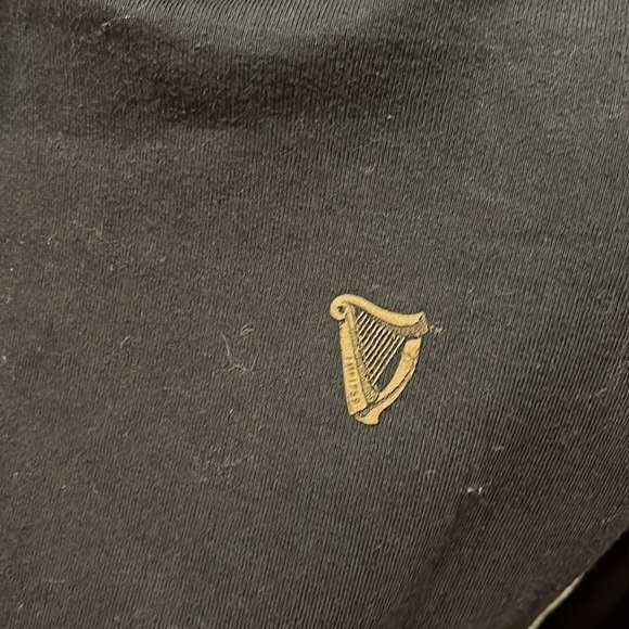 Guinness Cropped Sweatshirt Hoodie with Faux Shirt Underneath Size Large Beer - Picture 5 of 10